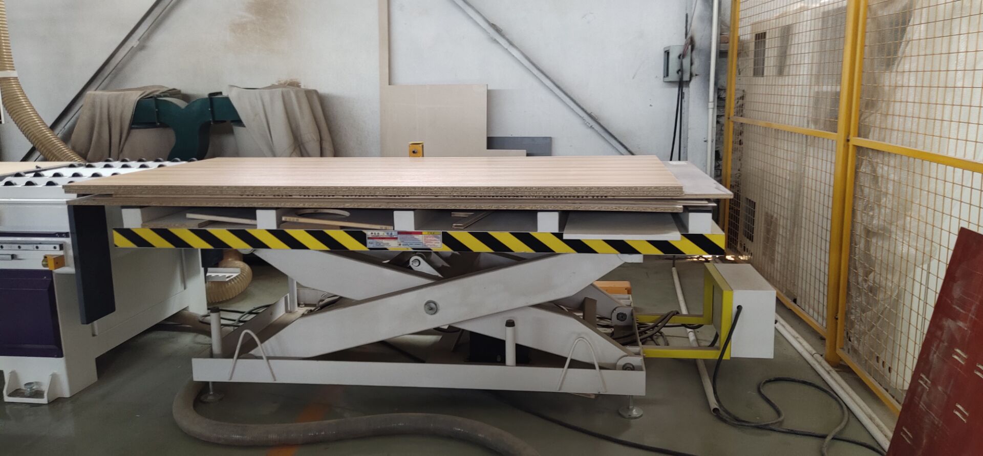 automatic loading table 