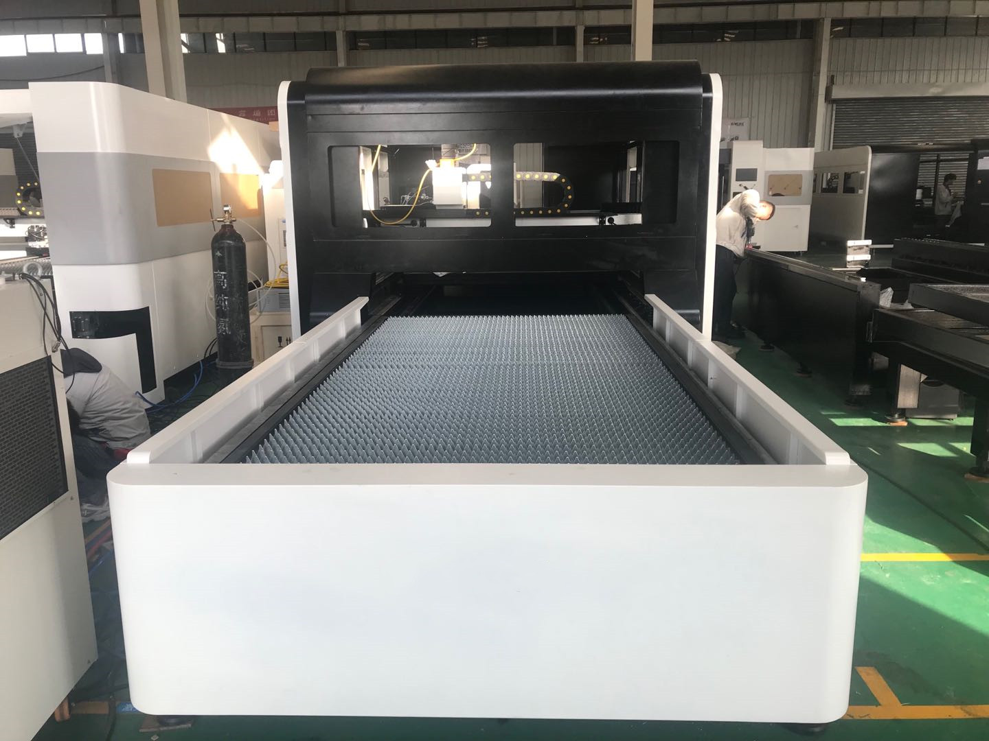 Exchange table fiber laser cutter 