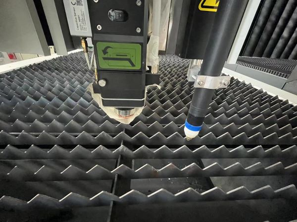 combined fiber laser and plasma cutter 