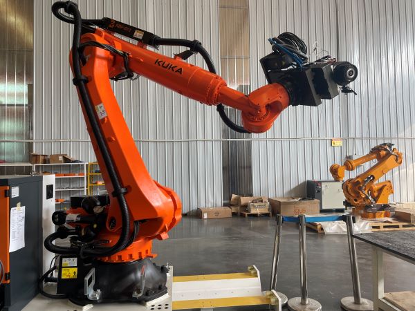 suntec instal kuka  robot for plane part s making 